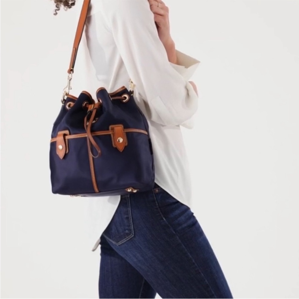 Dooney & Bourke Wayfarer Drawstring Bucket Bag Nylon Navy Handbag AUTHENTIC NEW - Picture 2 of 6